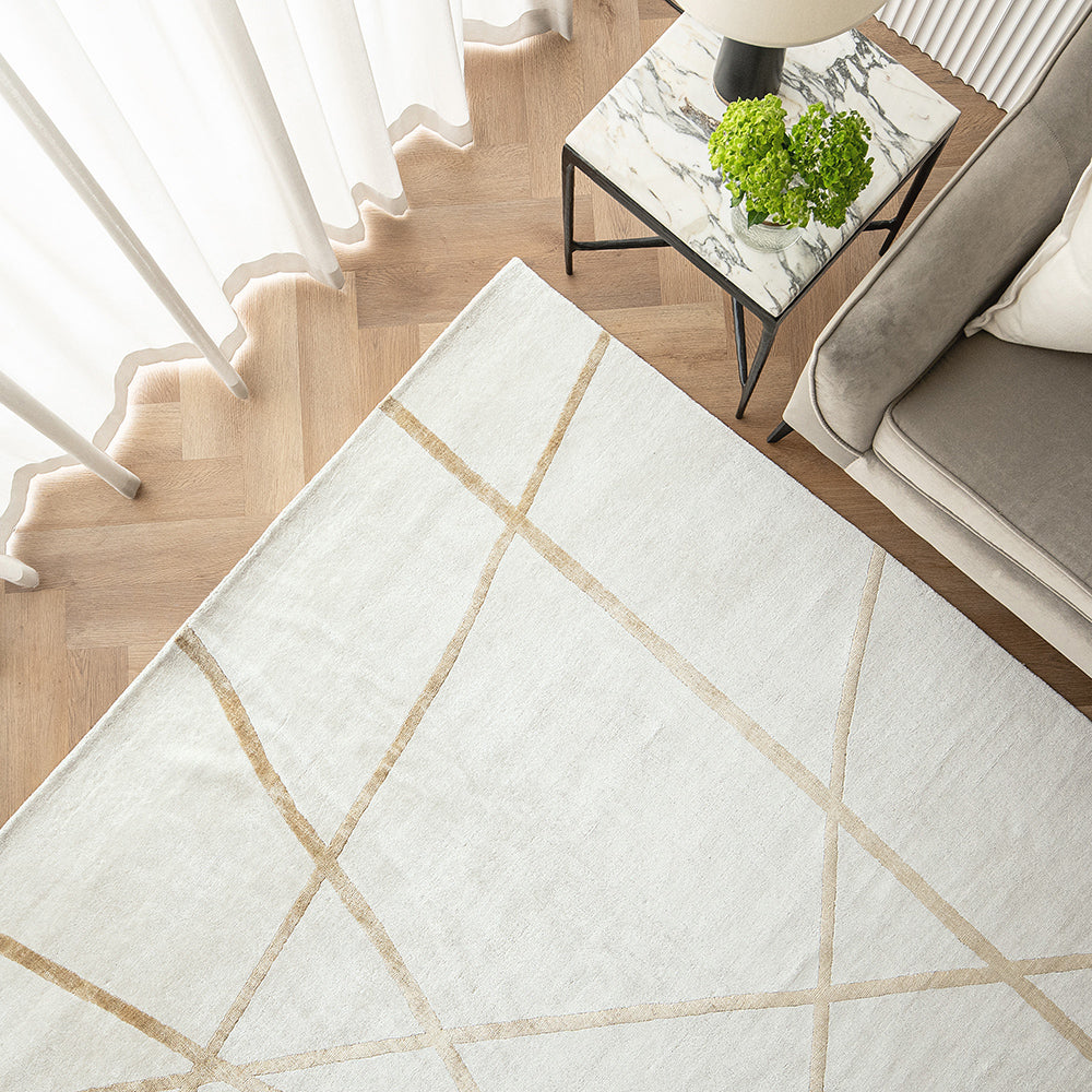 Dash Goldberg White With Gold Lines Carpet