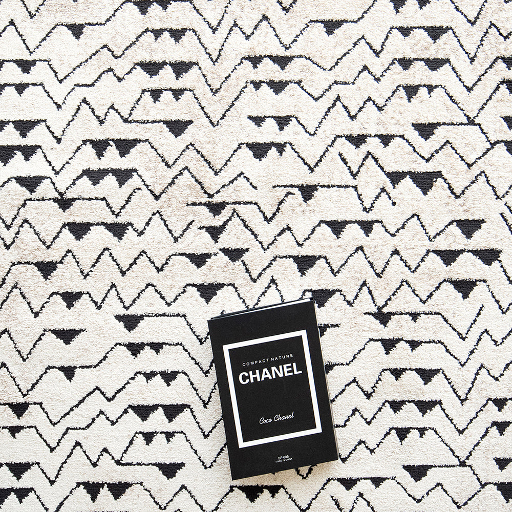 Renzo Fume Runners Grey And Beige Geometric Pattern Carpet