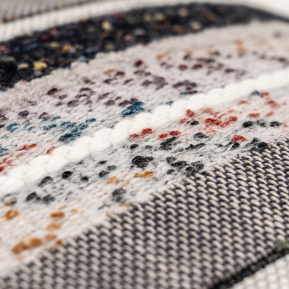 نايسا كانوفا